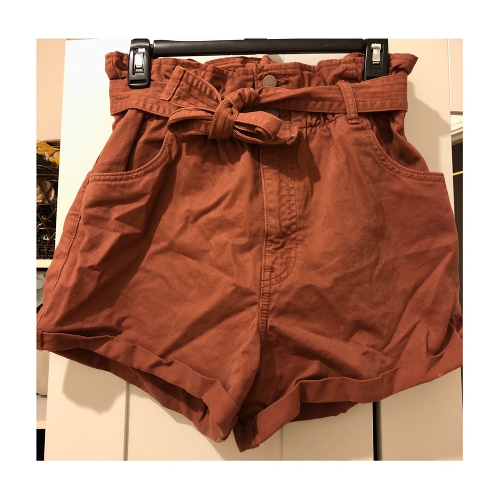 Abercrombie Clay red shorts with tie || M